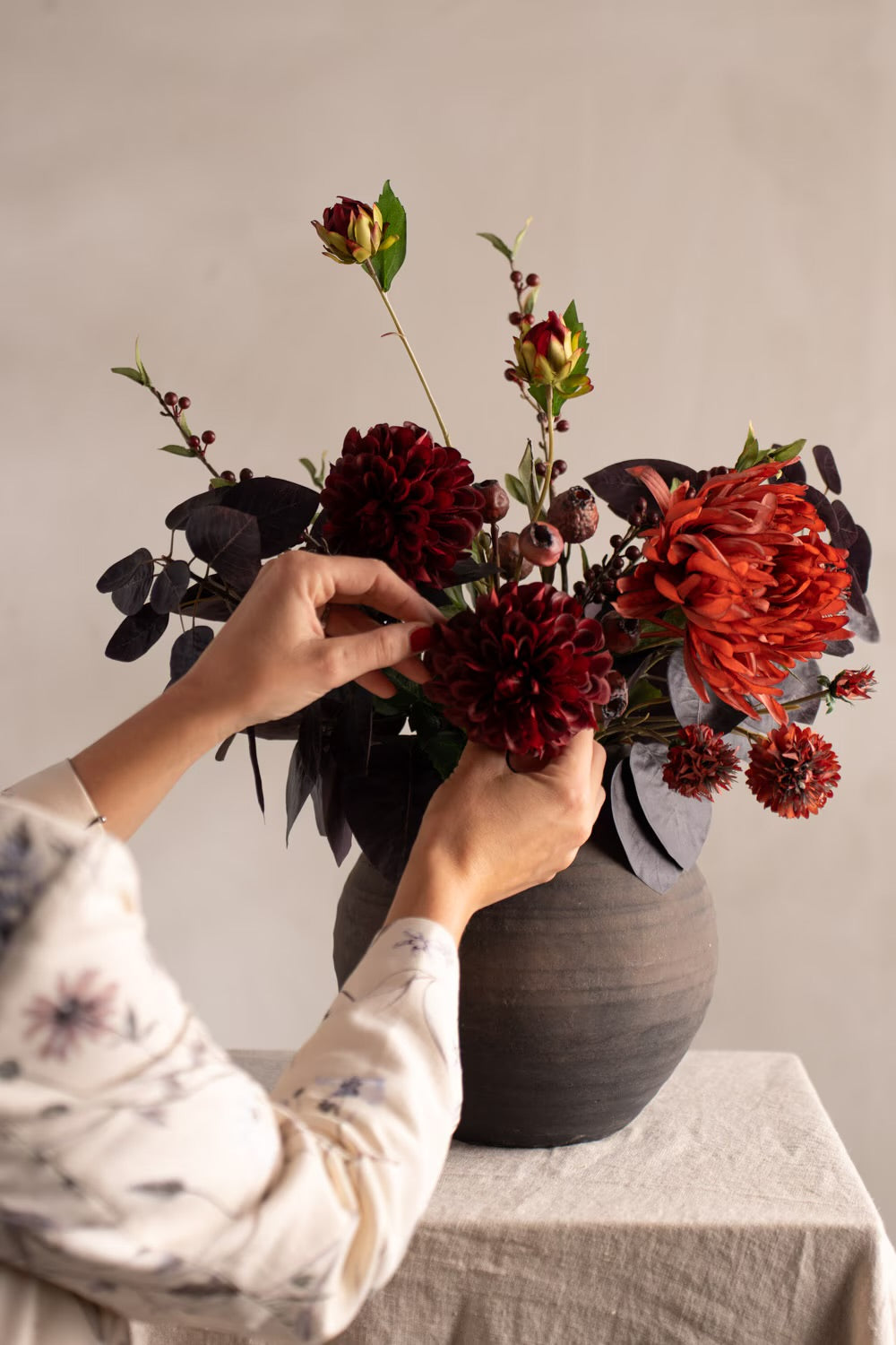 Dahlia dyp rød 70 cm