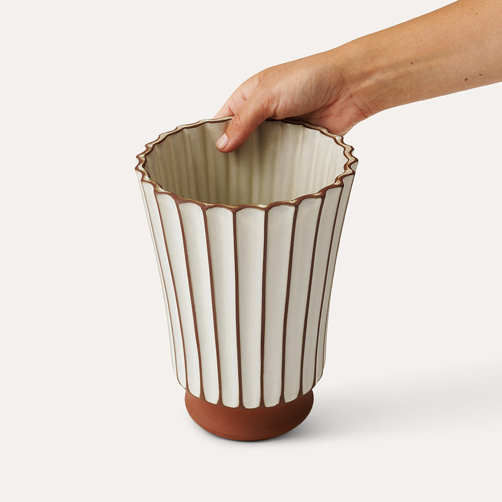 Salon vase high potty