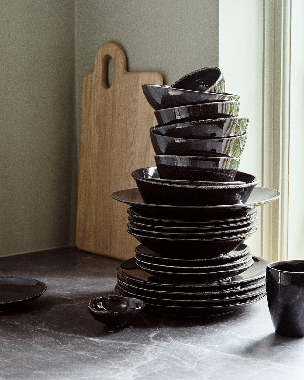 Plate Nordic coal 20 cm