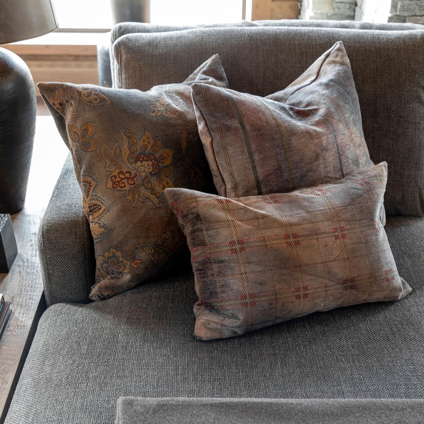 Putetrekk Miralago Flower Taupe 50x50 cm