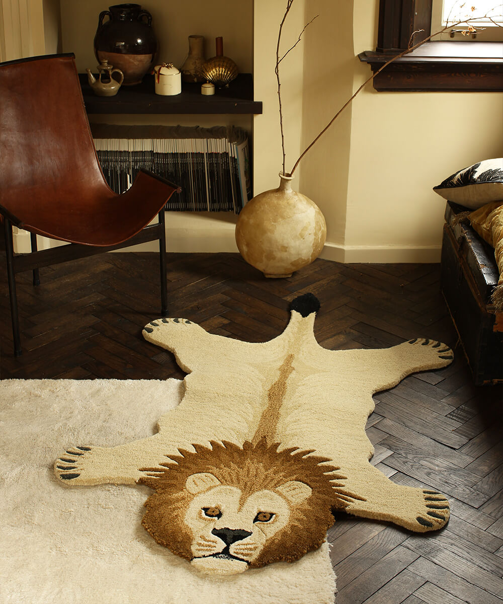 Moody Lion rug large