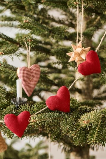 Garland with 8 red hearts 125 cm