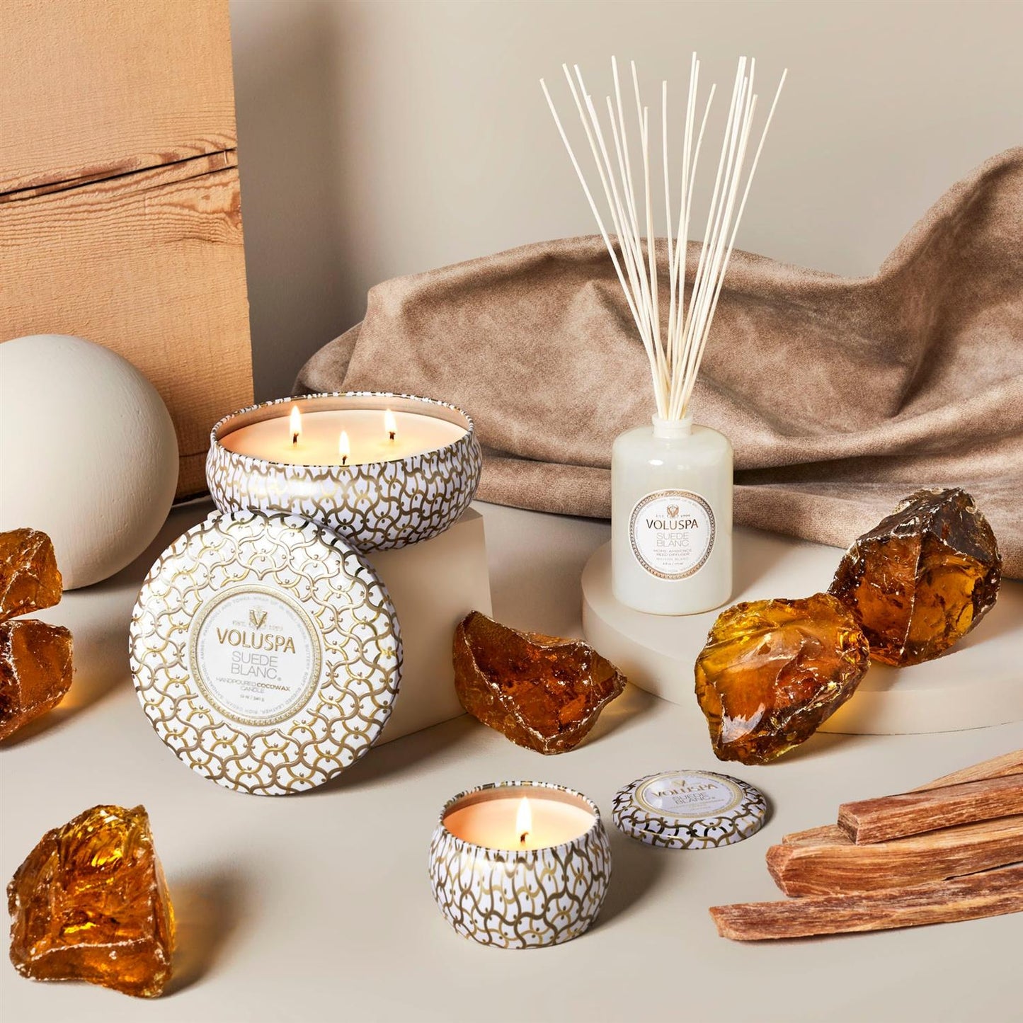 Suede Blanc Mini tin Candle 25 Timer