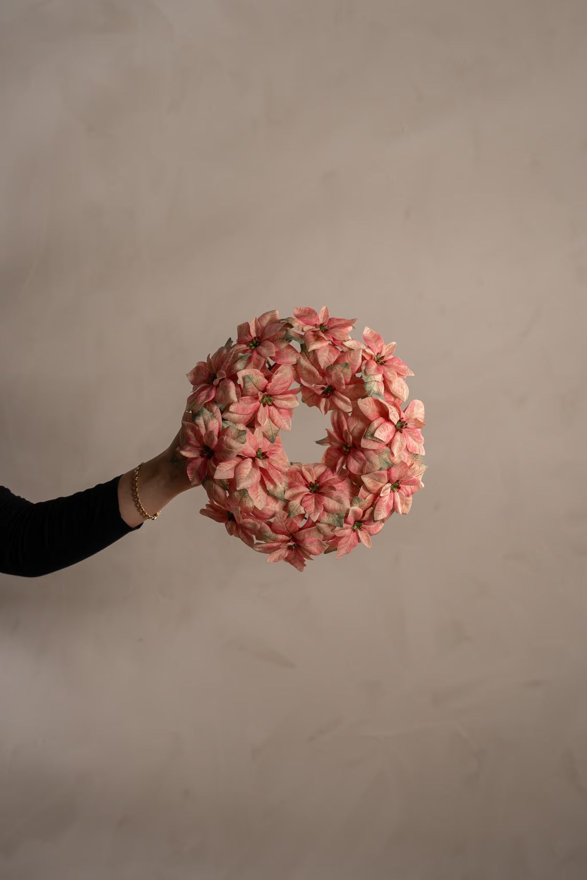 Wreath poinsettia pink 30 cm