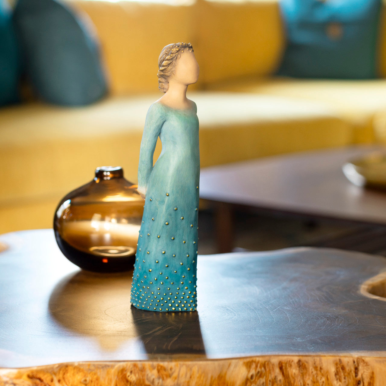 Figure Radiance (lighter skin) 19 cm