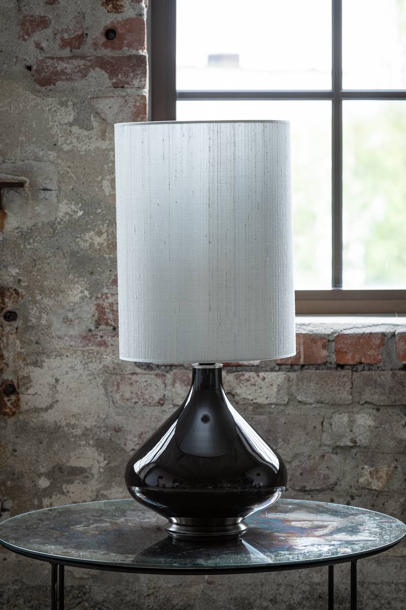 Flavia mini bordlampe 48 cm Negra m/Seda Plata