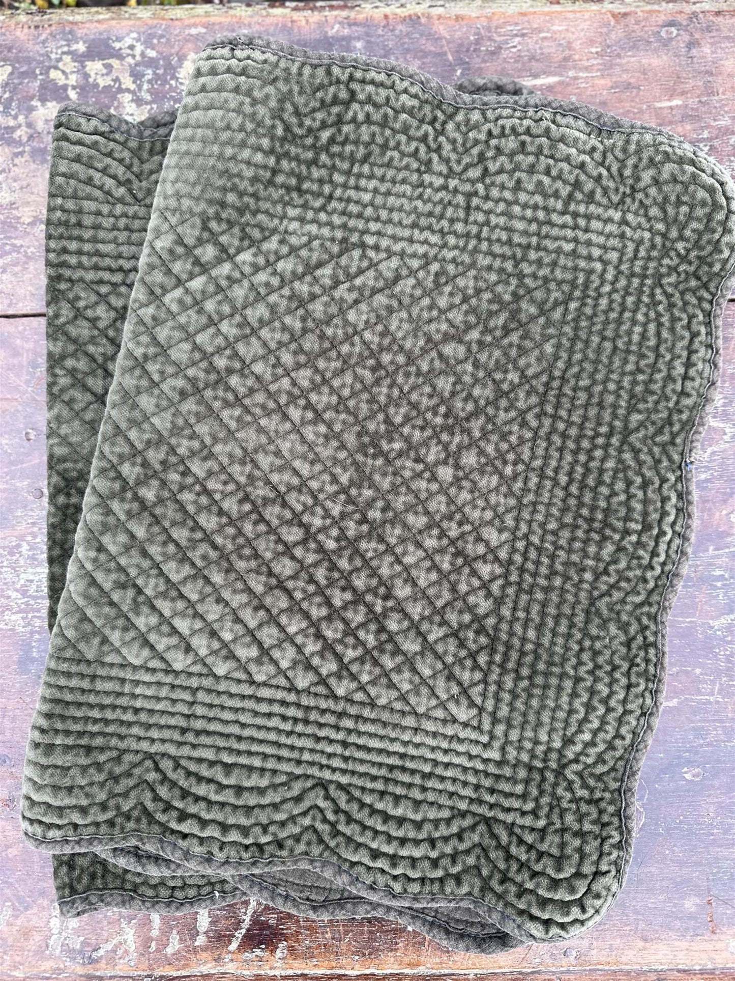 Spisebrikke Velour Military Green 35x50 cm