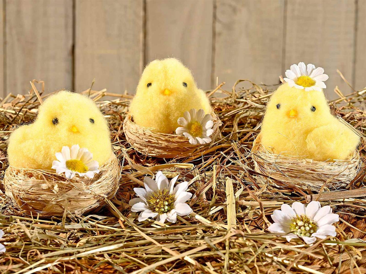Easter chick in basket 6 cm