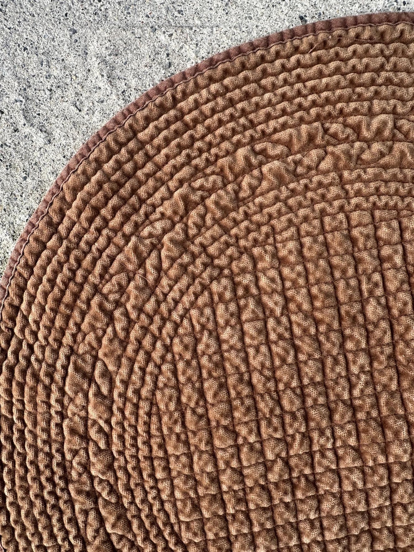 Spisebrikke velour rund Chocolate 40 cm