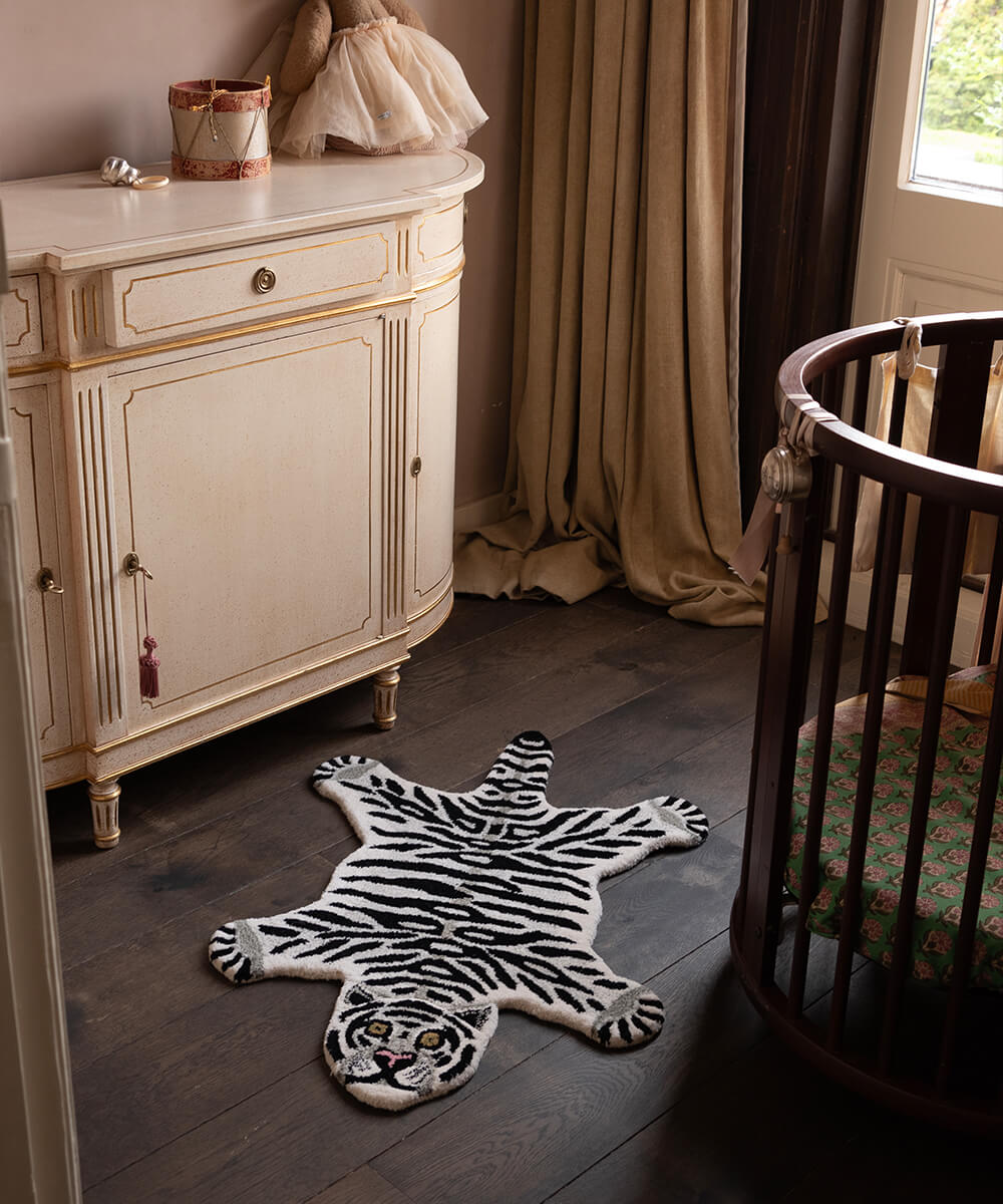 Snowy Tiger Rug small 93x63 cm