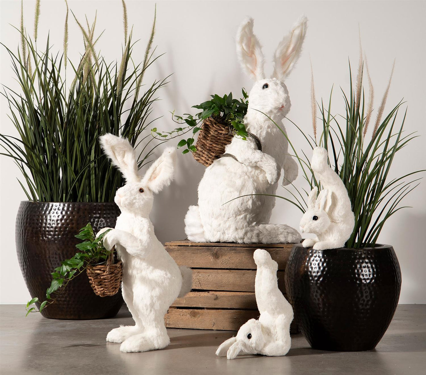 Hare med kurv 71 cm