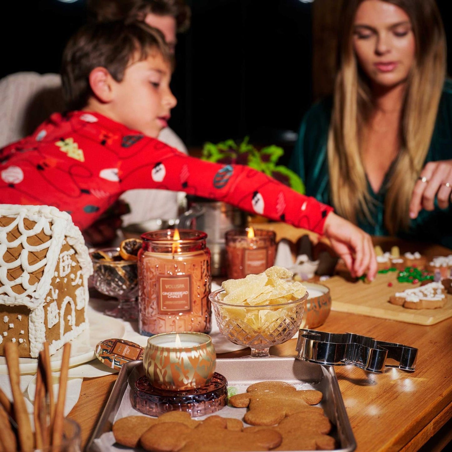 Gingerbread Chalet Mini Tin Candle 25 Timer