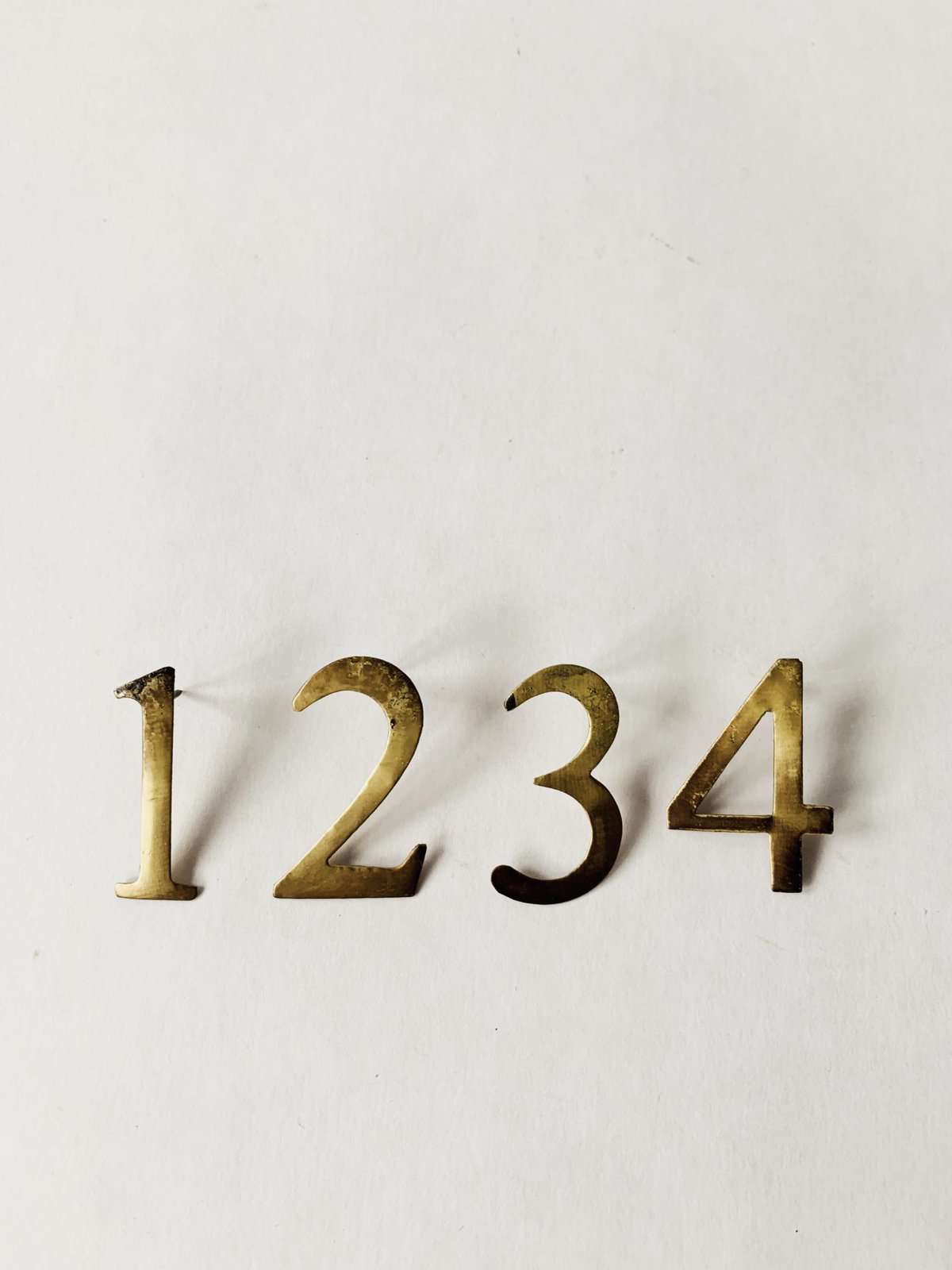 Advent numbers 1-4 gold