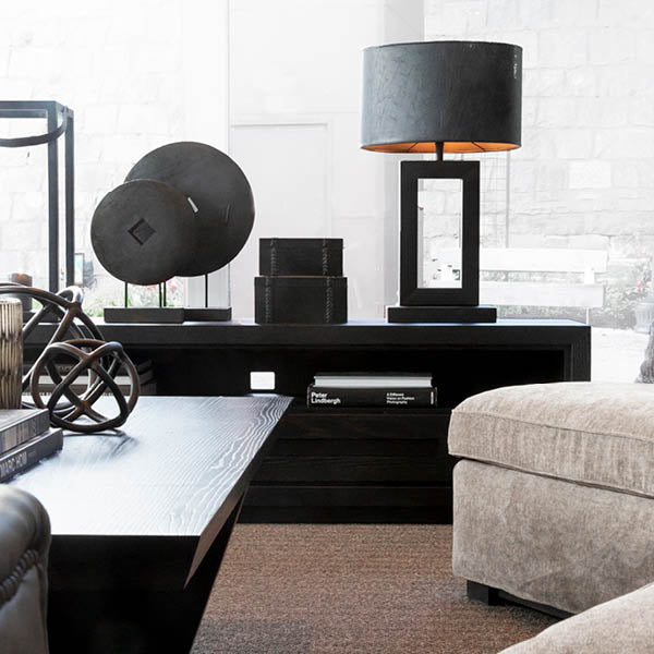 Arezzo bordlampe sort m/oval skjerm
