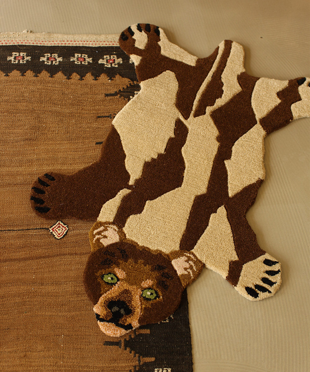 Gulvteppe Quin Bear Rug small 92x62 cm