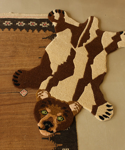 Gulvteppe Quin Bear Rug small 92x62 cm