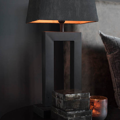Arezzo bordlampe sort m/oval skjerm