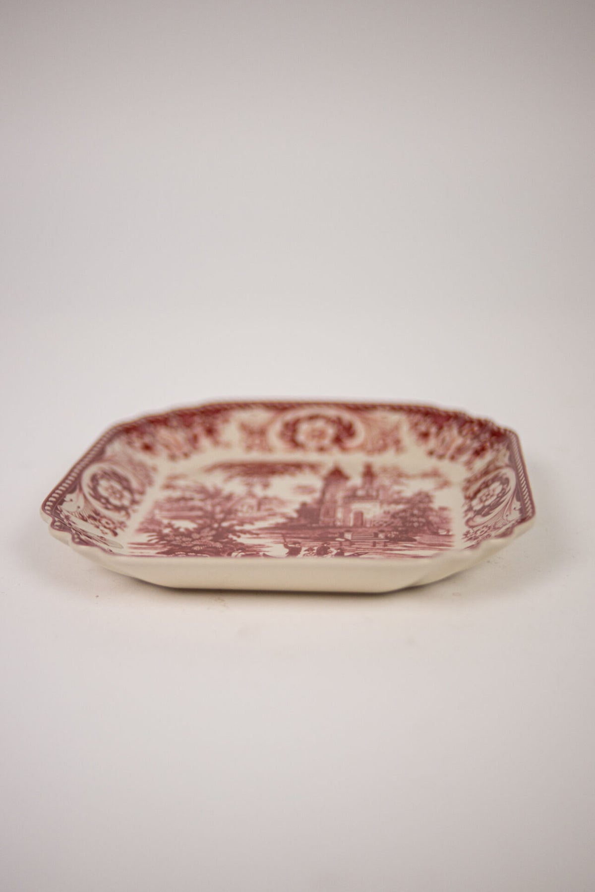 Estelle plate red 18 cm