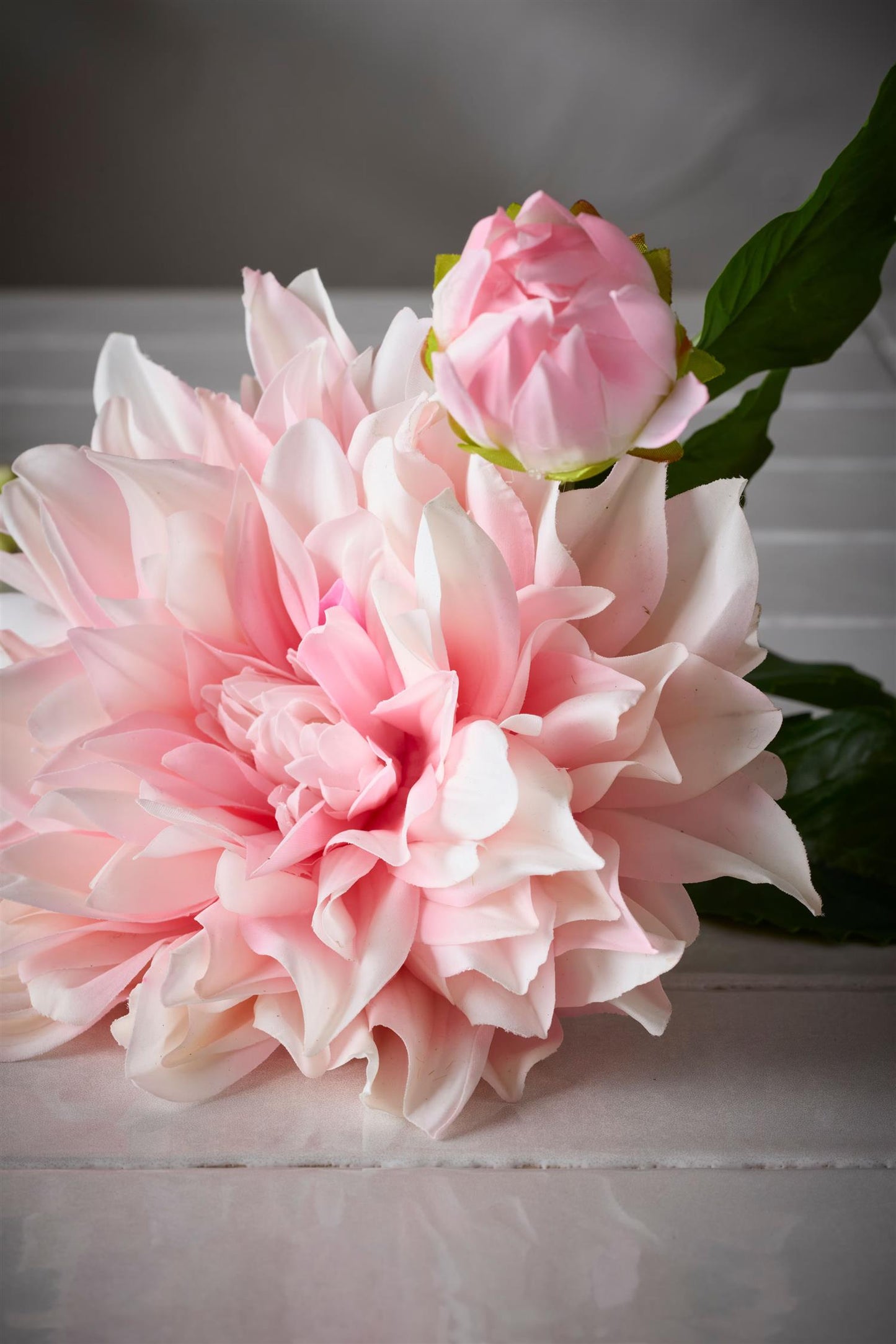 Dahlia light pink 70 cm