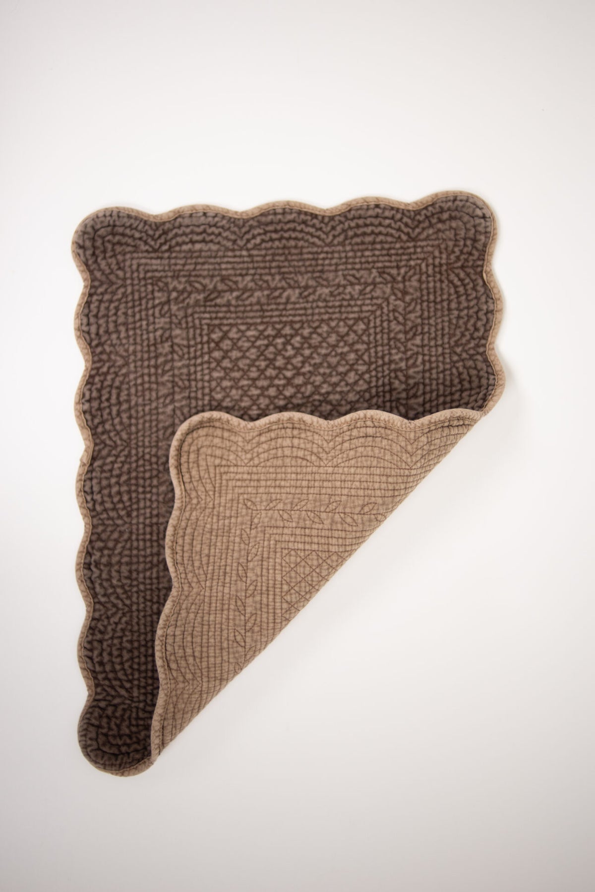 Delphine placemat brown