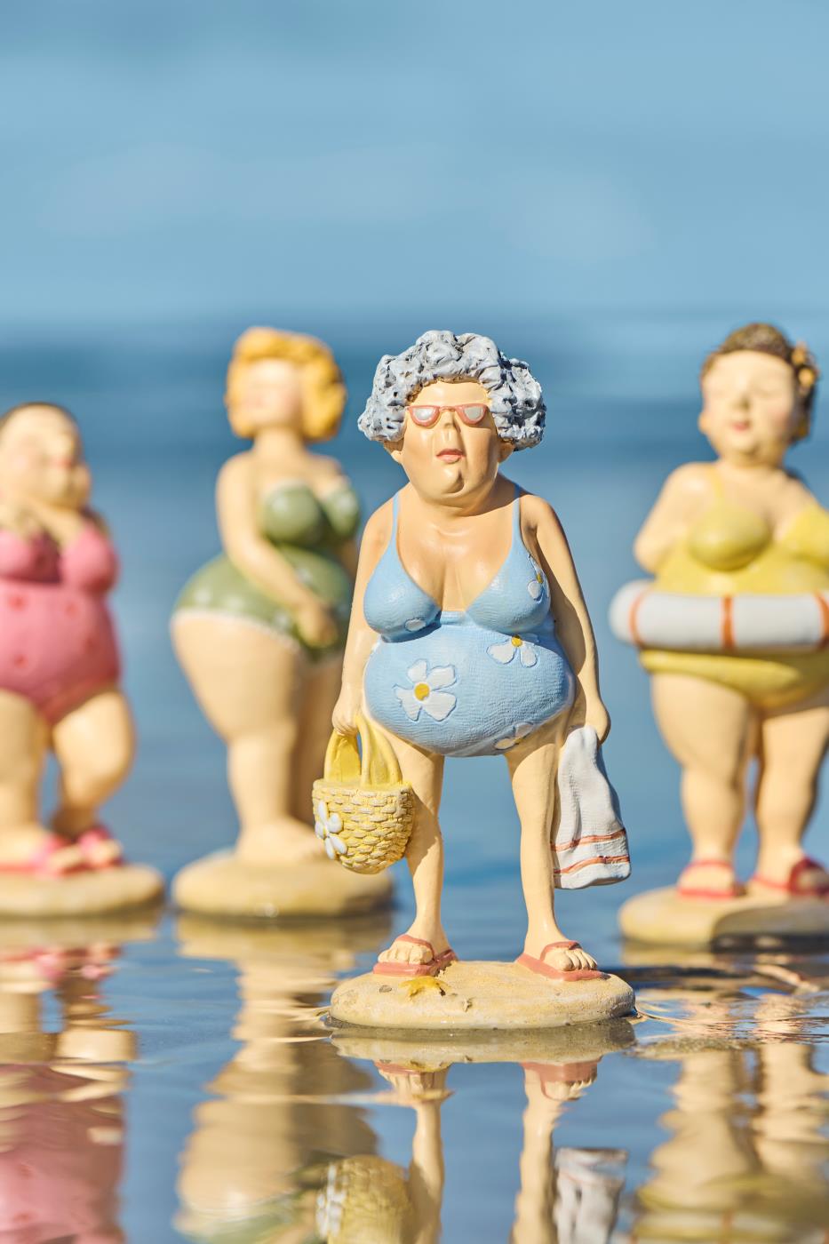 Damer i badetøy 17 cm
