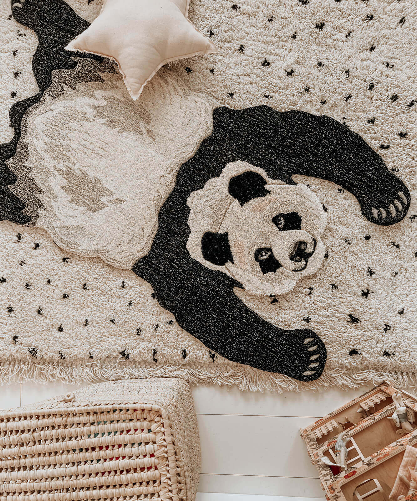 Gulvteppe Plumpy Panda Rug small 97x55 cm