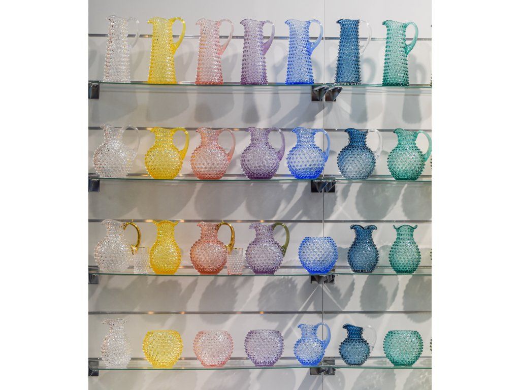 Hobnail Carafe 2L Rosaline w/Gold Handle