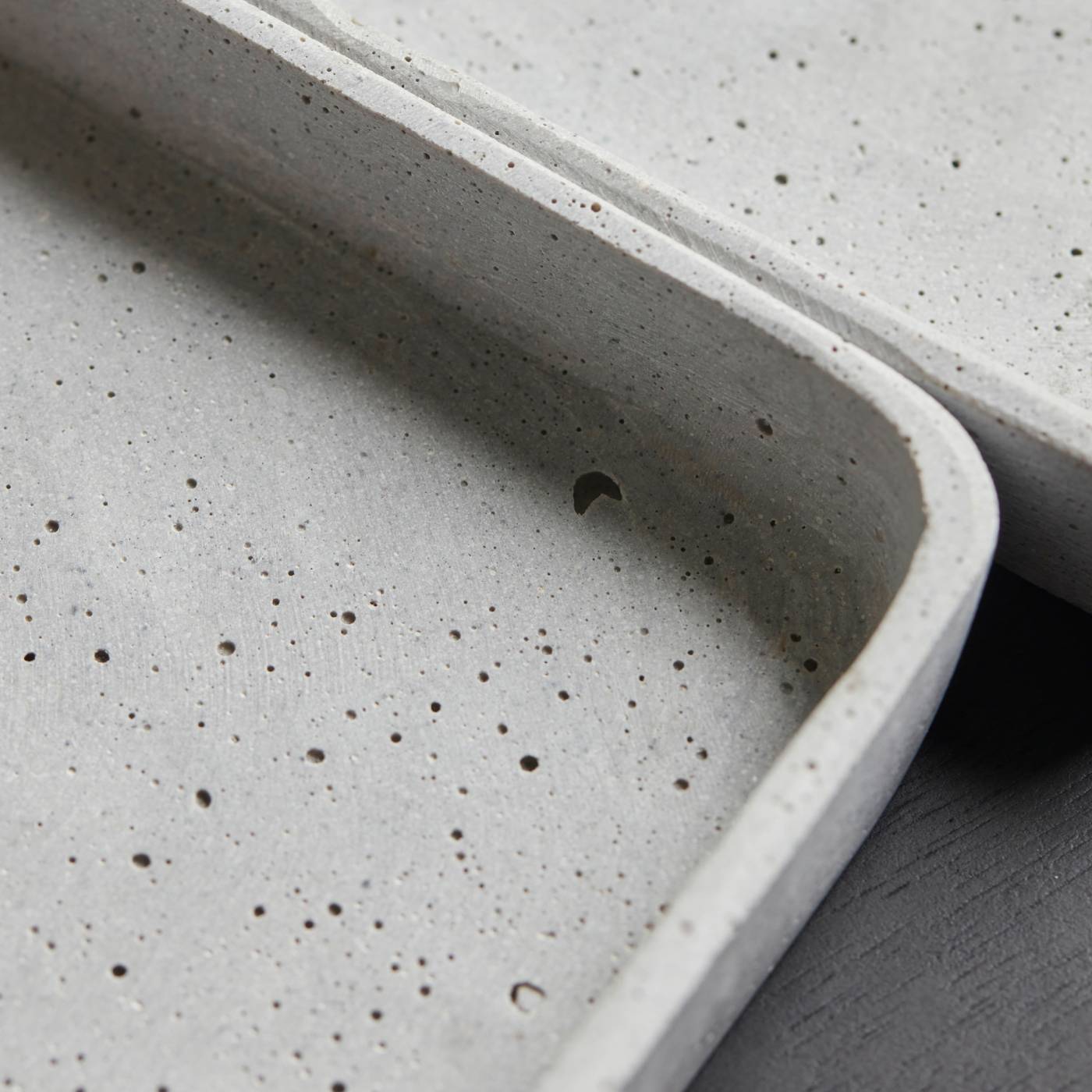 Dish Retra 24x16 cm