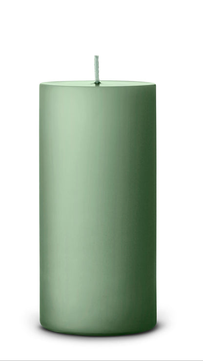66 Eucalyptus pillar candles 7x15 cm