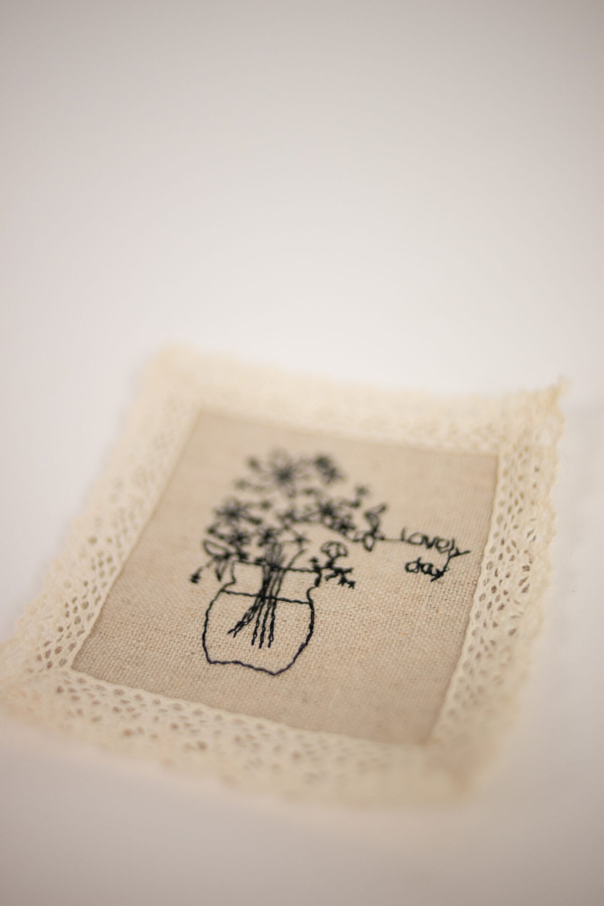 Coaster brodert