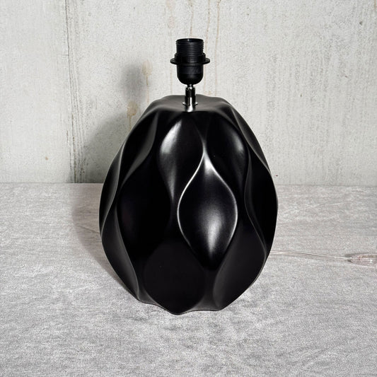 Lampe m/skjerm sort fot