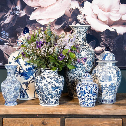 Decorative jar blue and white 26 cm