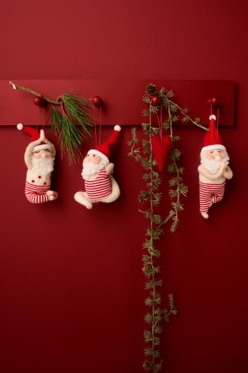 Garland cedar w/cones 180 cm