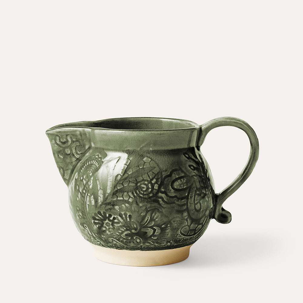 Shadow cream jug