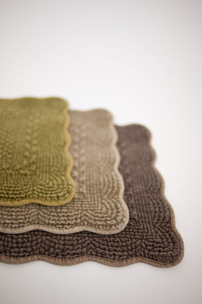 Delphine placemat taupe