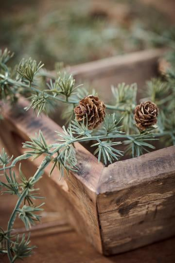 Garland cedar w/cones 180 cm