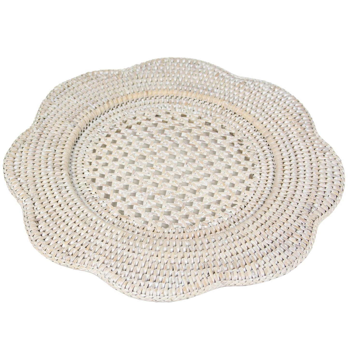 Charger plate rattan scallop
