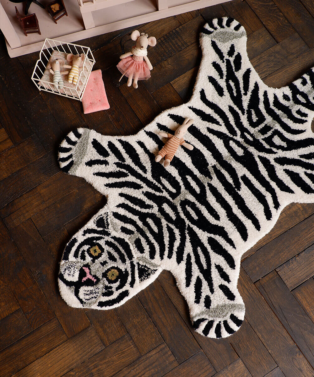 Snowy Tiger Rug small 93x63 cm