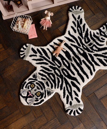 Snowy Tiger Rug small 93x63 cm
