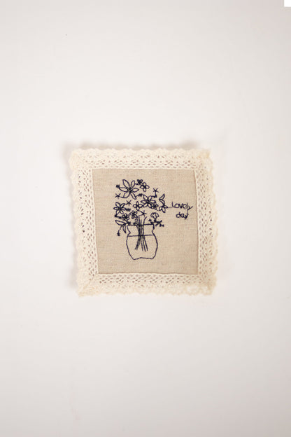 Coaster brodert