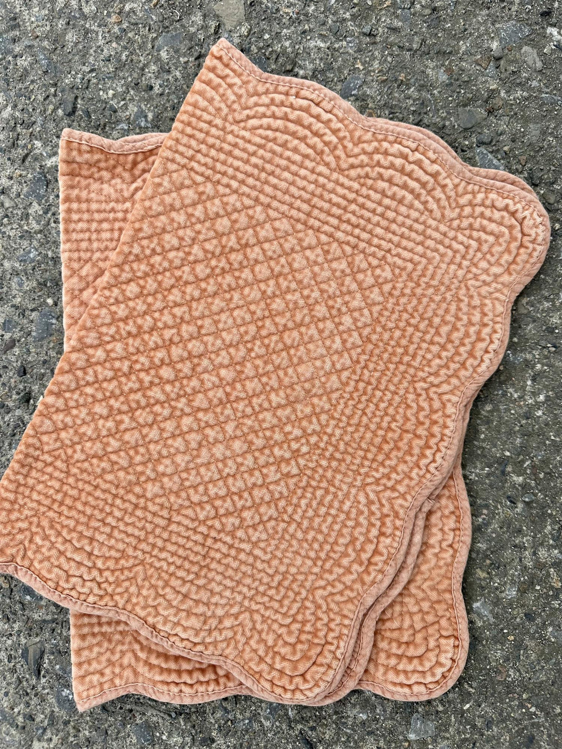 Spisebrikke velour Cheddar