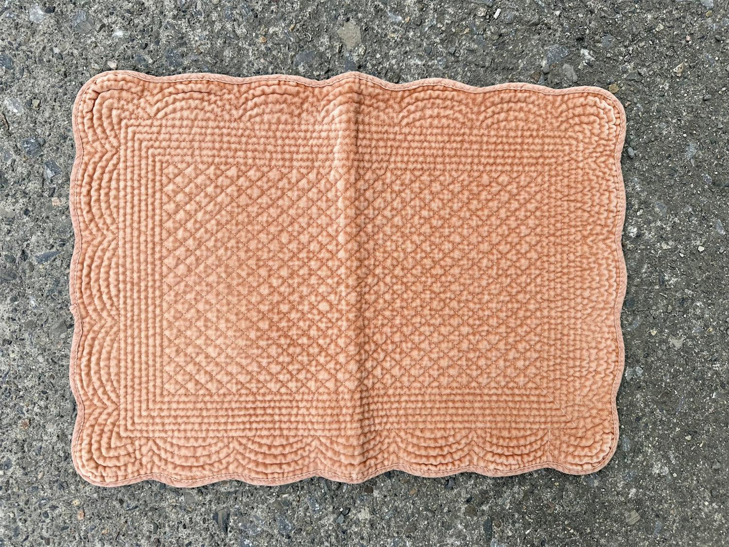 Spisebrikke velour Cheddar