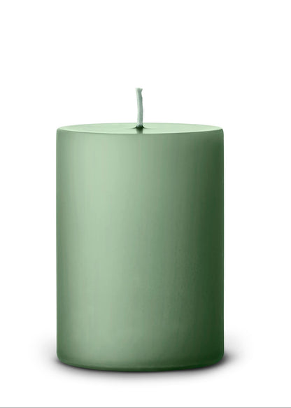 66 Eucalyptus Pillar Candles 7x10 cm