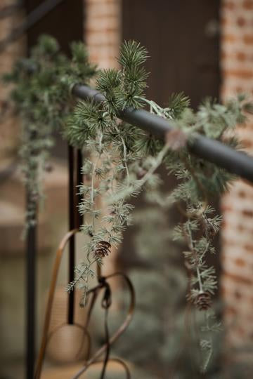 Garland cedar w/cones 180 cm