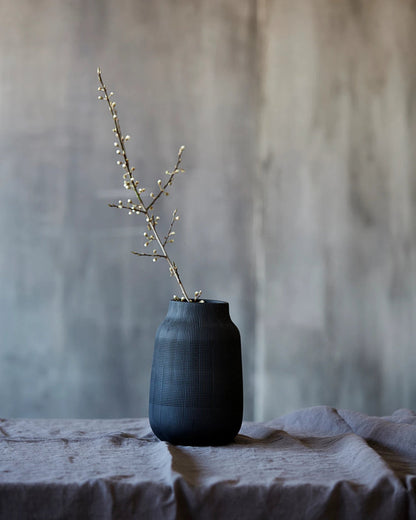 Groove Vase Black 22 cm