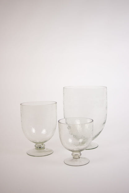 Lisa hamret vase på stett 32 cm