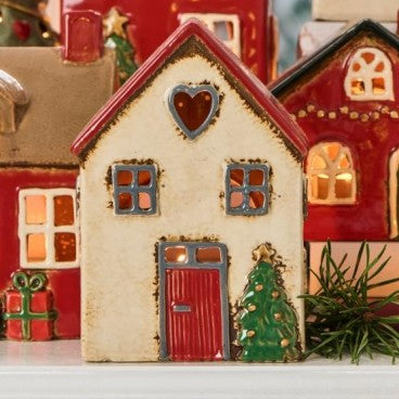 Lyshus Stille natt rødt tak og juletre