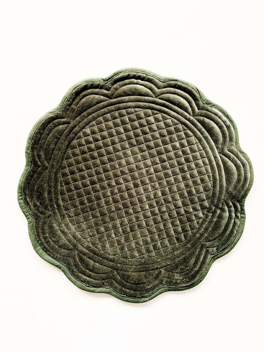 Spisebrikke quiltet rund grønn velour 38 cm