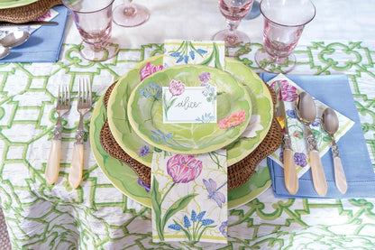 Charger plate rattan scallop