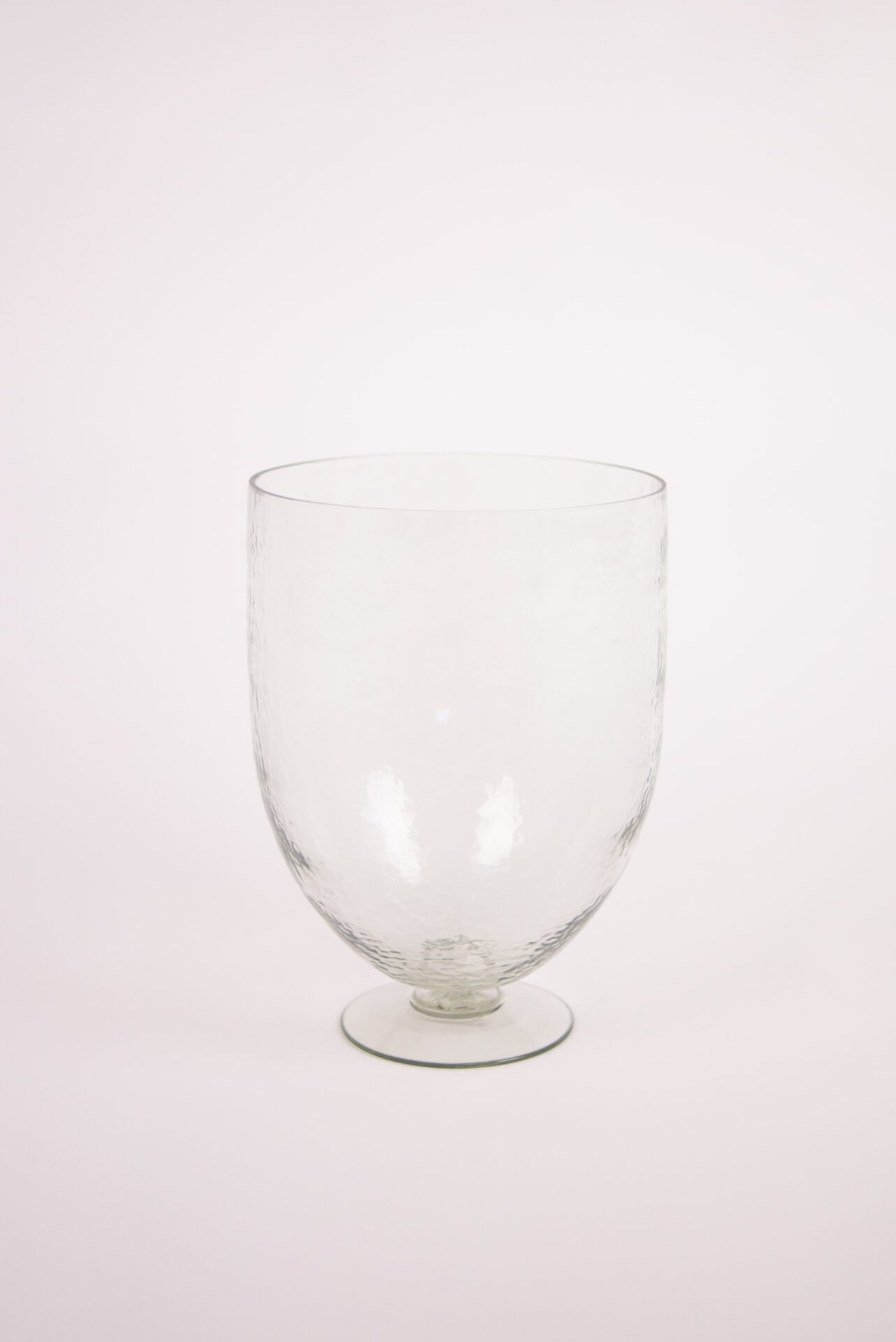 Lisa hamret vase på stett 32 cm